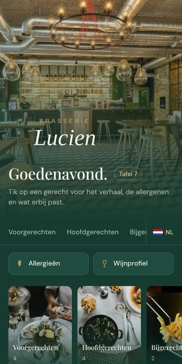 De Morienco AR-kaart van voorbeeldrestaurant Brasserie Lucien, met begroeting, tafelnummer, categorieën en de knoppen Allergieën en Wijnprofiel